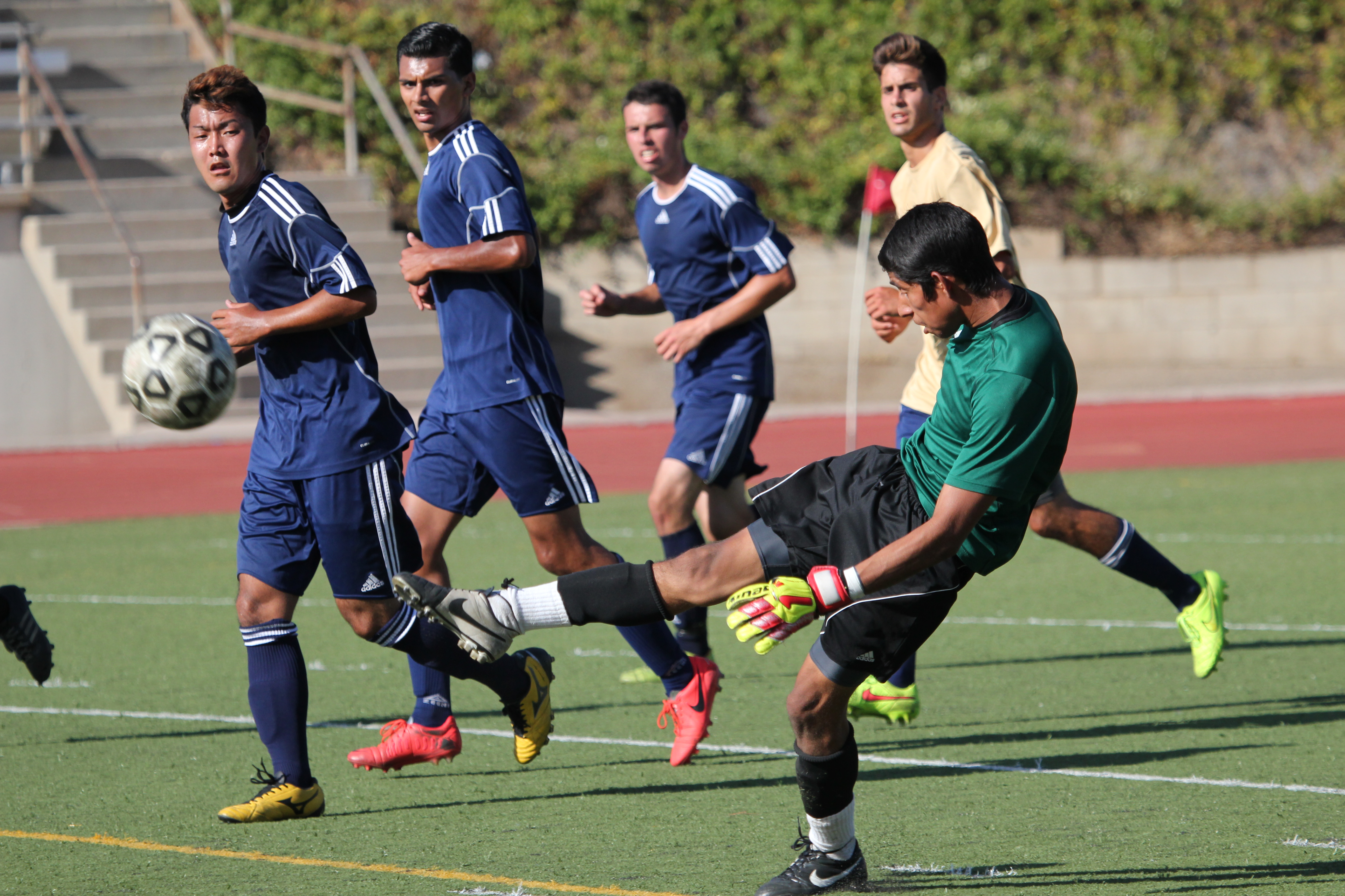 Men’s soccer starts season in a slump