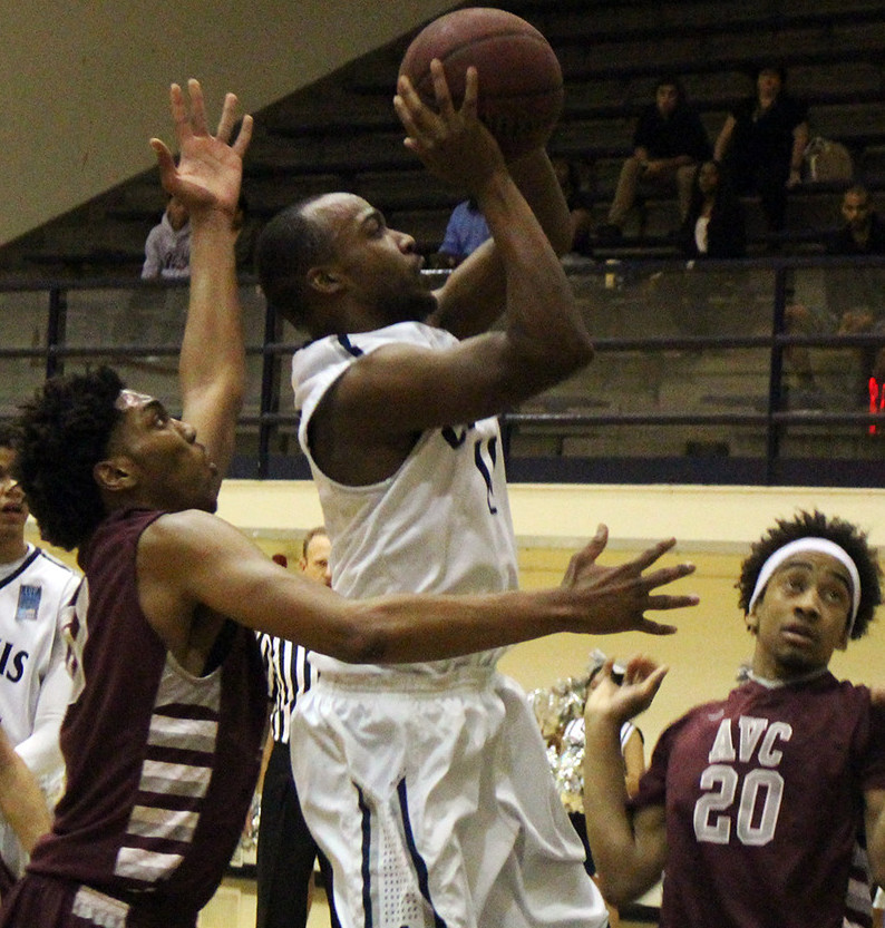 Owls upset antelope valley 86-82