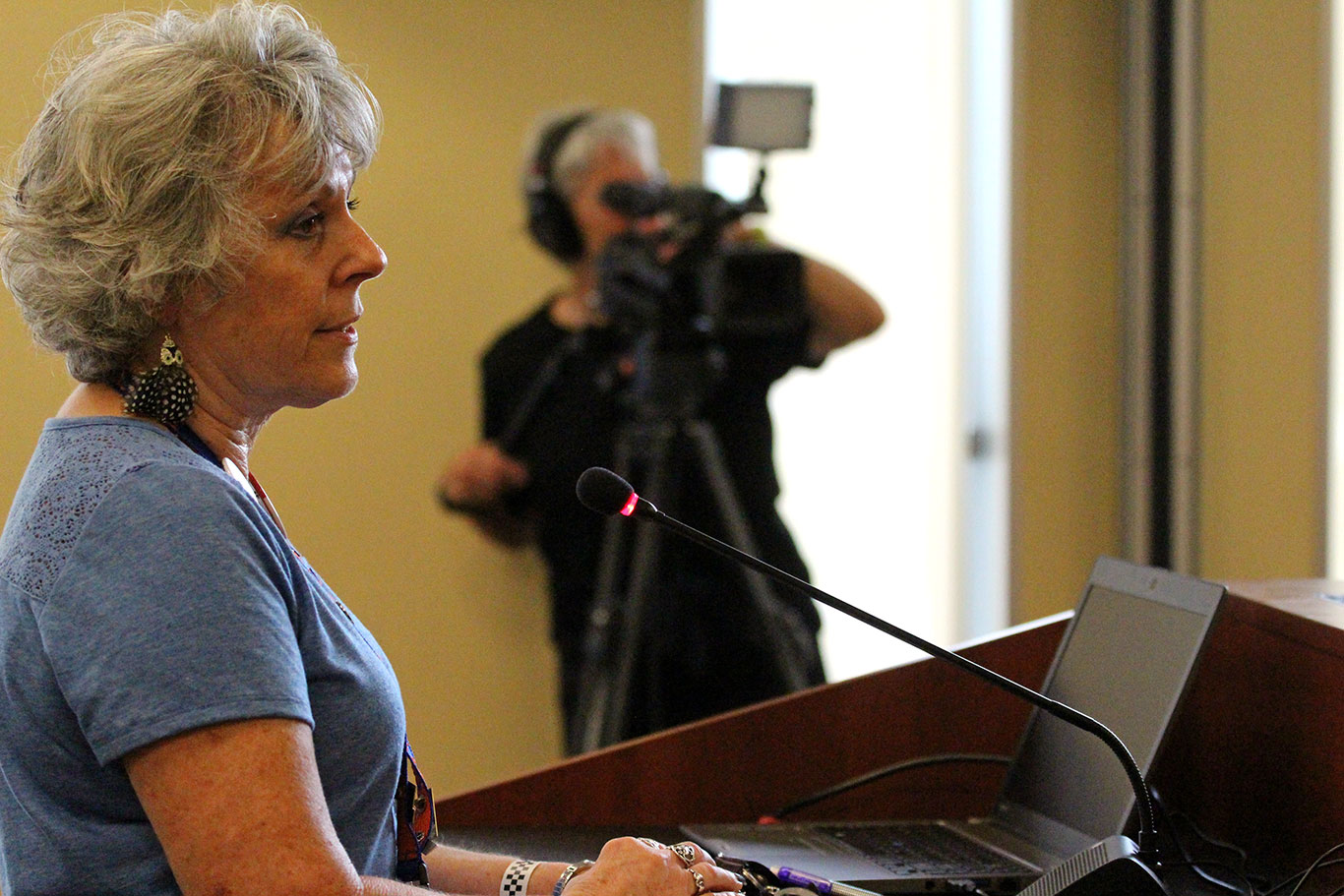 CLASSIFIED STAFF RALLIES FOR CONTRACT RESOLUTION