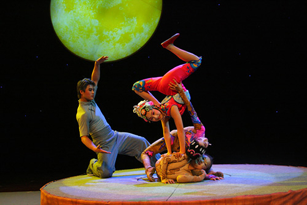 Acrobatic art: Peking Dreams