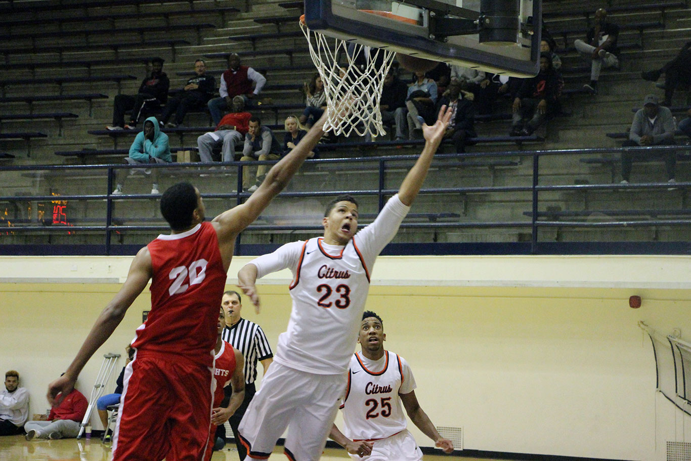 Men’s basketball wins overtime thriller against #2 San Bernardino Valley