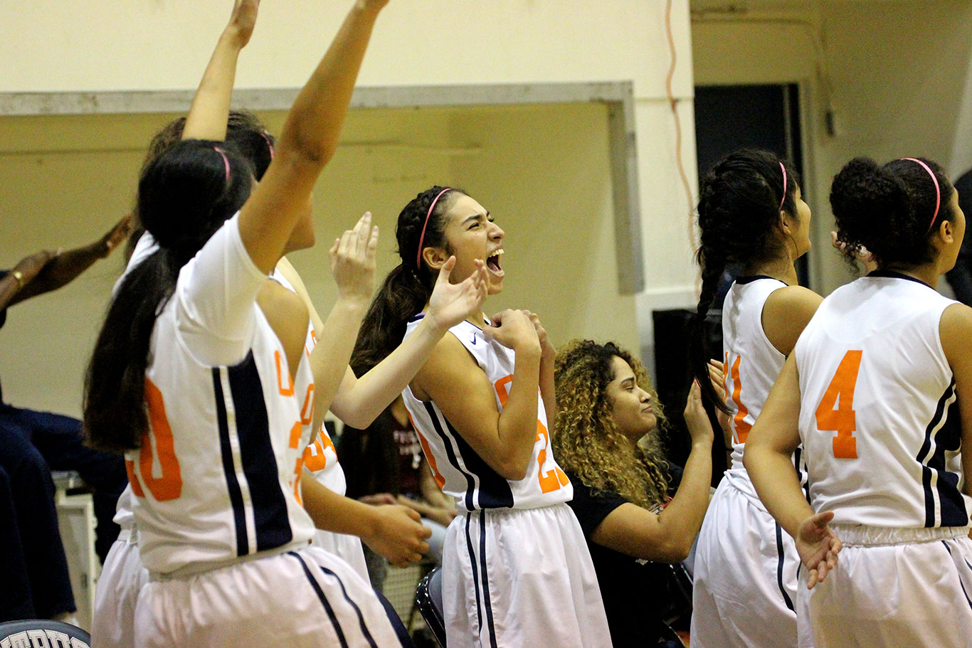 Owls Vanquish Vaqueros