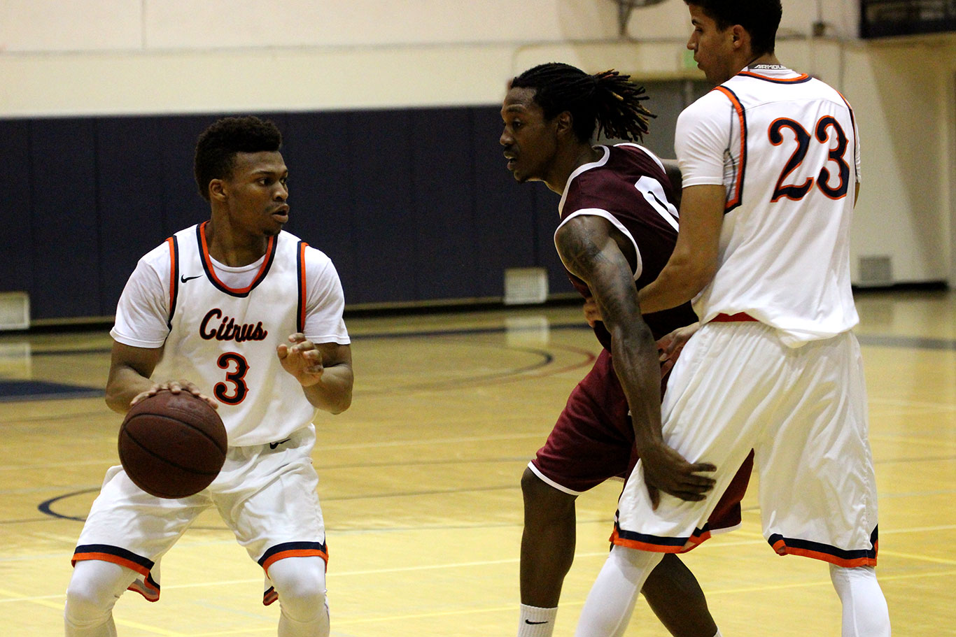 Men’s basketball dominates Palomar in opening round