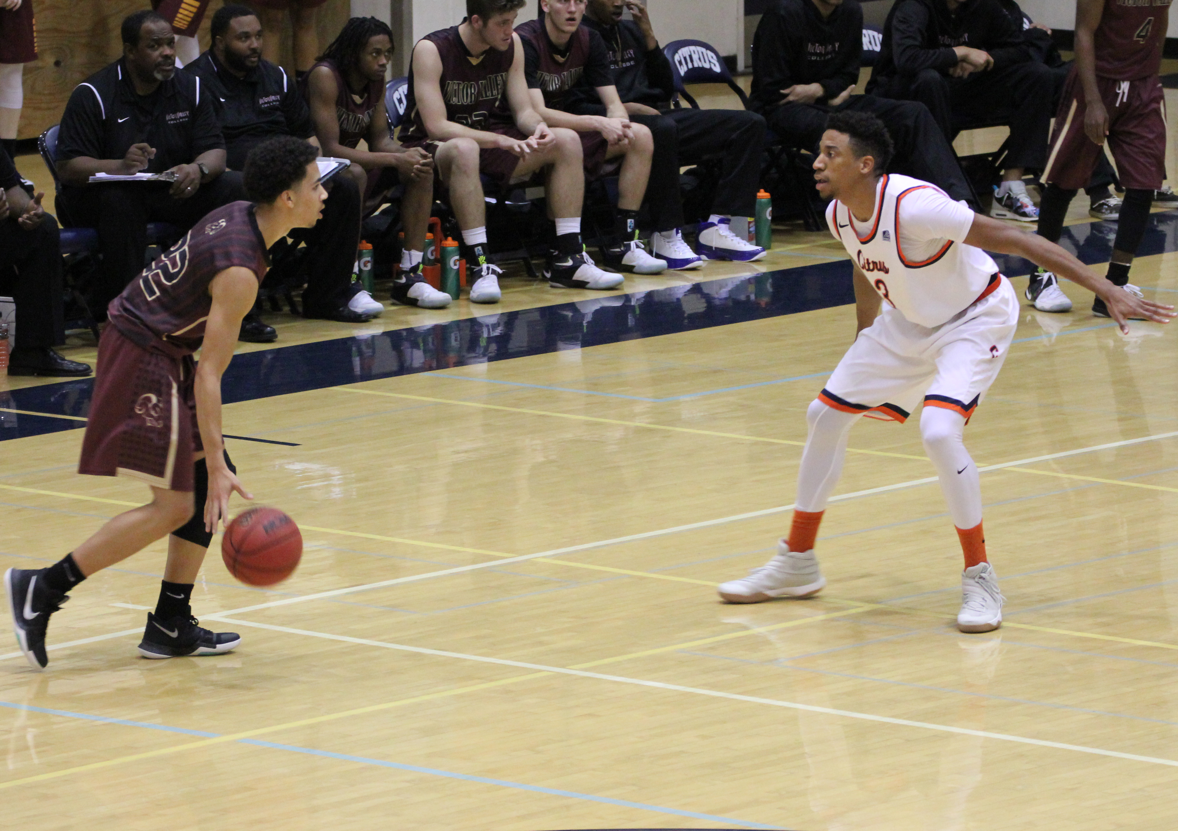 Men’s basketball defeats Barstow in battle for first place