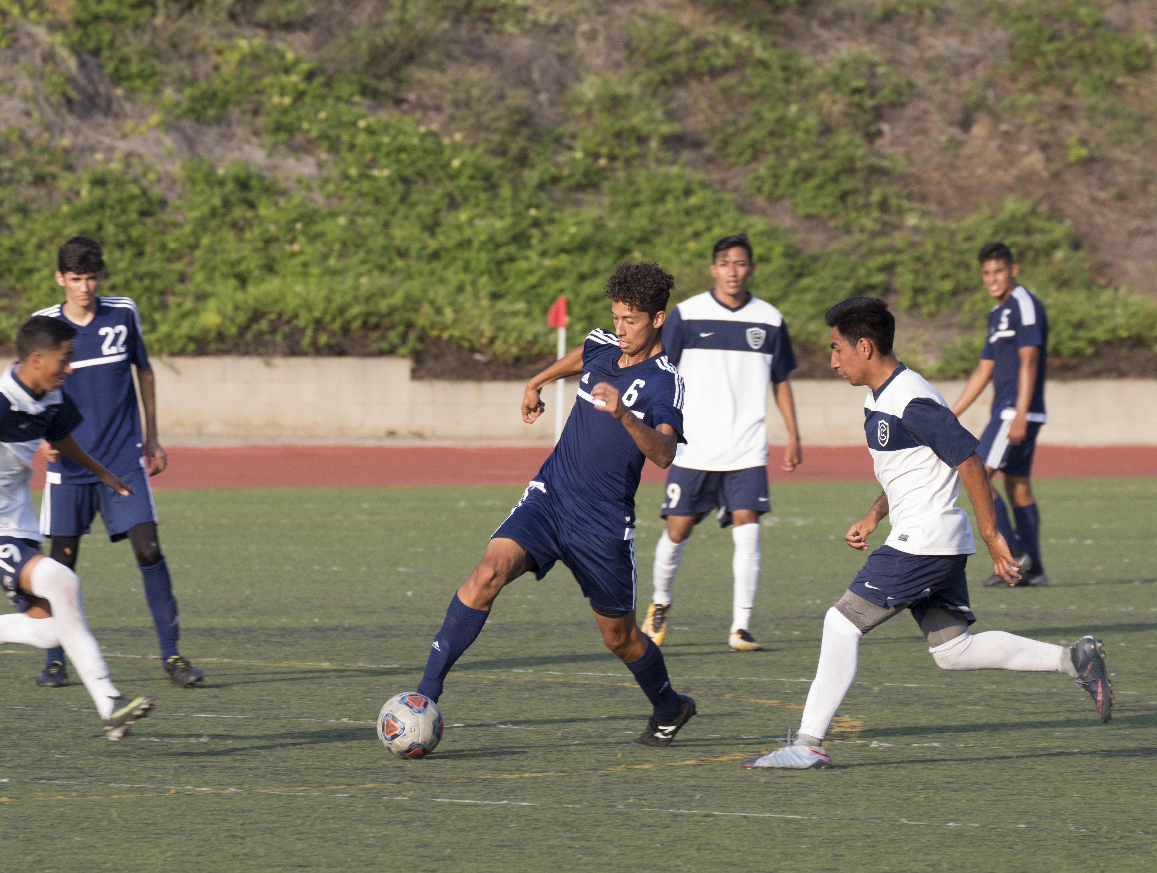 Owls beat Antelope Valley to keep division lead