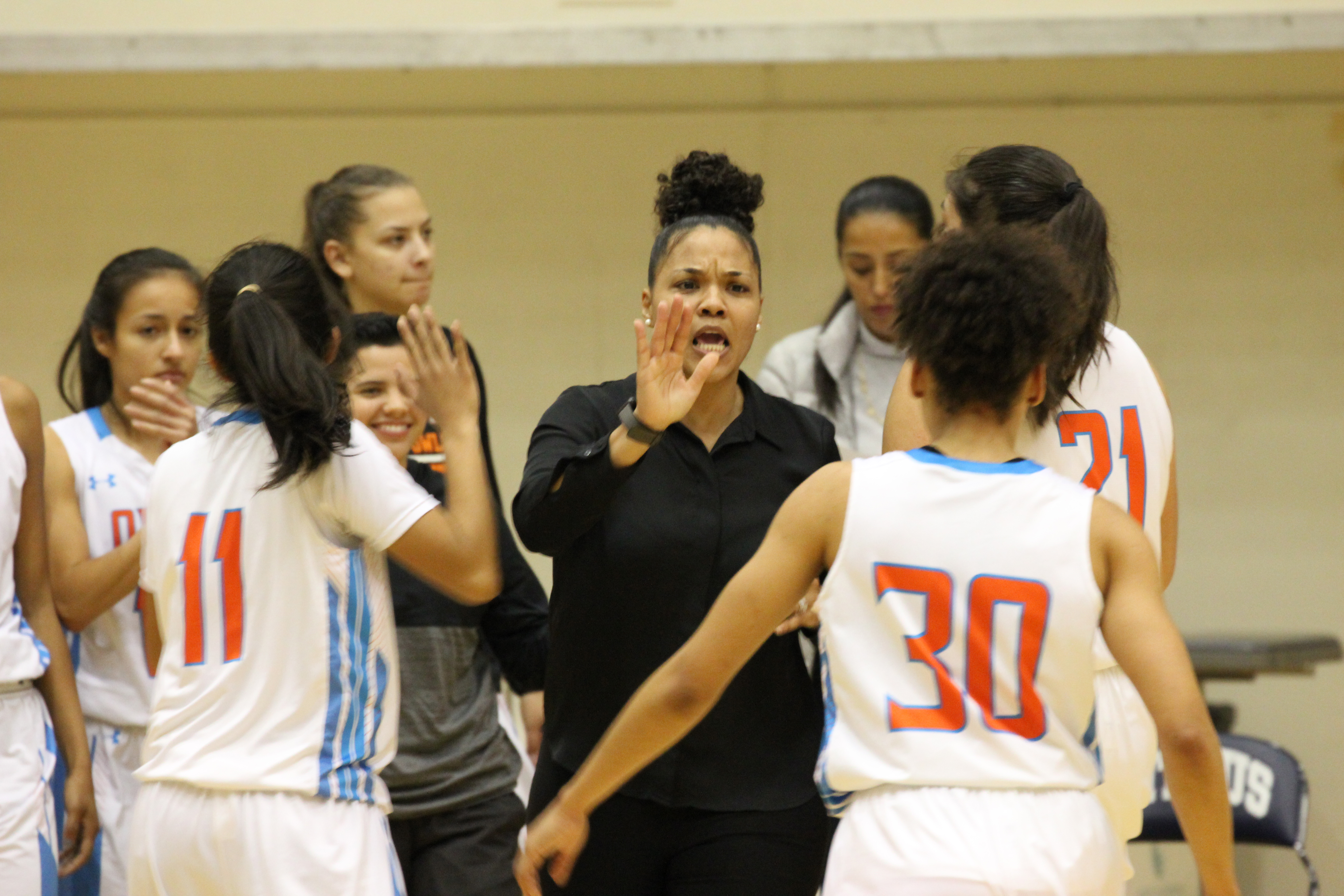 Women’s basketball matches last season’s win total