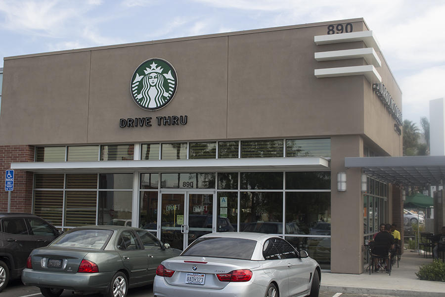 Starbucks now open to non-paying customers