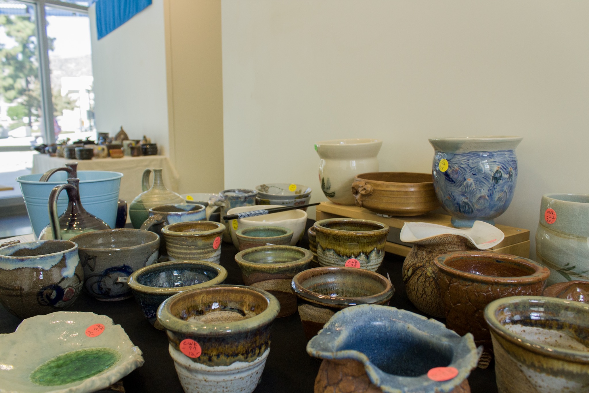 Take a Look: Ceramic Department hosts art sale