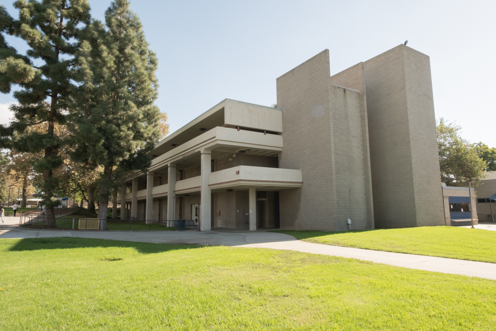 The LB building on Nov. 19, waiting for demolition day. Photo by Nic Hernandez, Clarion.
